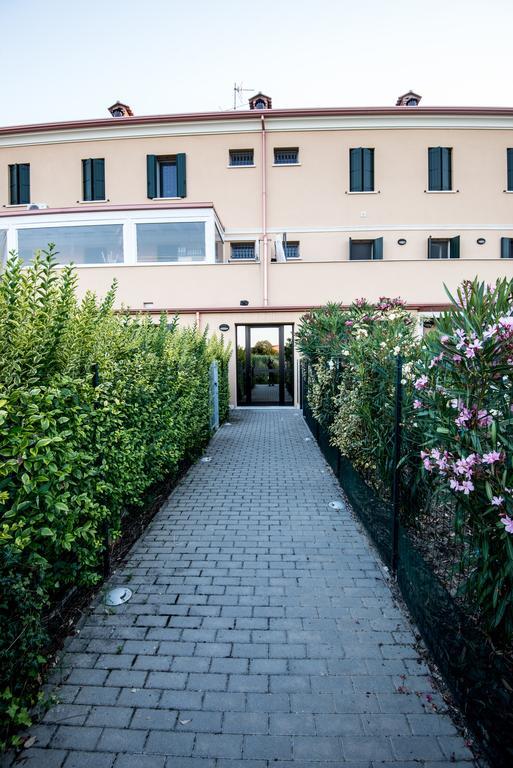 Parco Urbano Apartment Ferrara Room photo